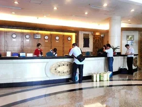 Golden Swallow Hotel - Image 3