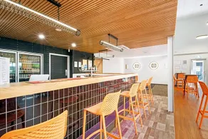 Velocity Motel & Bistro - Image 2