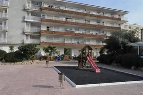 Apartamentos Menorca - Image 2