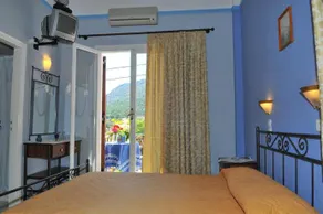 Oasis Hotel Theodoros & Litsa Galaris - Image 4