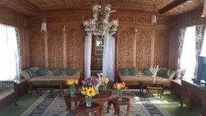 Royal Heritage Houseboats - Image 3
