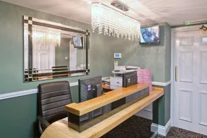 The Hatchet Inn - Image 2