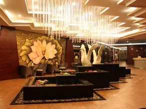 SWAN LAKE HOTEL - Image 3