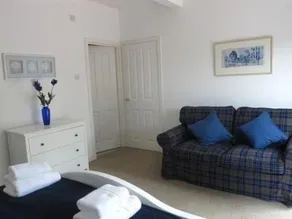 Garden Cottage - Image 5