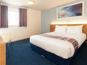 Travelodge Bolton Central River Street Hotel - Image 3