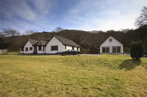 Loch Linnhe Waterfront Lodges with Hot Tubs - Image 2