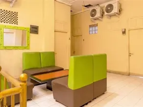 OYO 1111 Passer Baroe Inn - Image 3