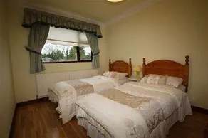 Lynolan House - Image 5