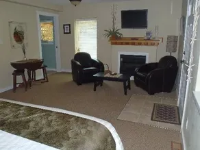 Selah Guest House - Image 4