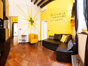 Yellow Butterfly House Holiday - Image 4