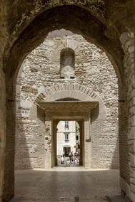 First Vestibul - Image 4