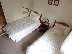 Kajon House Bed & Breakfast - Image 3