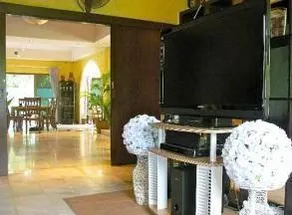 Sunshine Villa and Guest House - Image 5