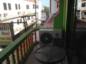 Charoen Guesthouse - Image 5