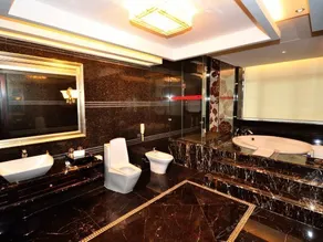 China Pearl Hotel - Image 5