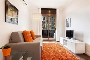 Friendly Rentals Gaudi Dream - Image 4