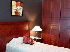 Royal Ascot Hotel Apartment - Image 2