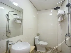 Orchid Guesthouse - Image 2