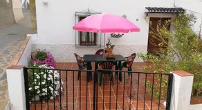 Casa en pueblo de montes de Málaga a 15km de playa - Image 2