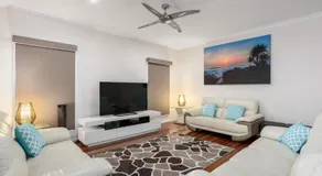 7 Ibis Court - Spacious Family Home With Large Outdoor Area Swimming Pool & Ample Parking - Image 3