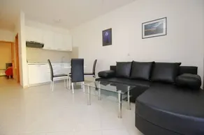 Villa Pino With Pool, Sauna & Jacuzzi - Image 3