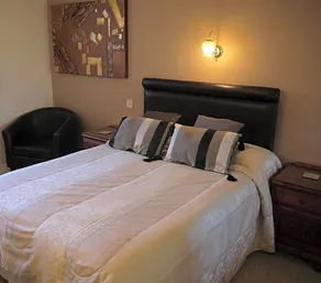 The Lodge - Image 5