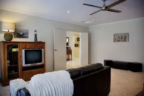 Montville Mountain Lodge - Image 5
