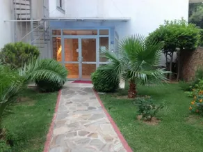 Waterfall Residence - Image 4