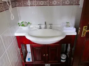 Henry's Cottage - Image 3