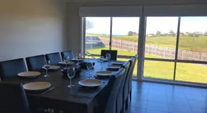 Luxury 4BR Home with KING Bed Lakes Entrance - Image 5