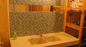 Familiensuite, zwei Zimmer, Mitbenutzung von Küche und Bad - Image 2