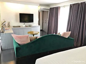 Basilisk Hotel - Image 2