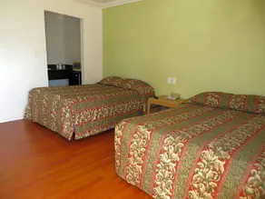 The Oaks Motel - Image 2