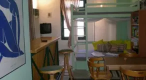 Adonis Guesthouse - Image 2