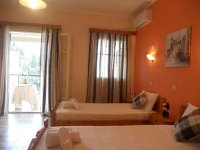 Makis Studios & Apartments - Image 4