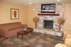 Castle Rock Inn & Suites - Image 4