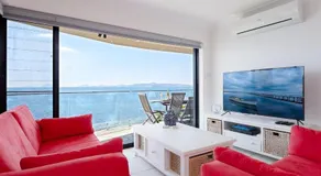 2 'Lanimer' 14 Mitchell Street - Beautiful Waterfront Property With Spectacular Views - Image 3