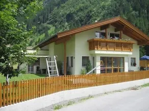 Apart Larcher - Image 2