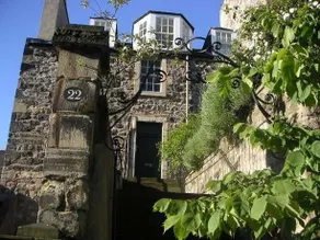 Calton Hill Apartment - Image 2