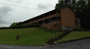 Knights Inn Dillard - Image 2