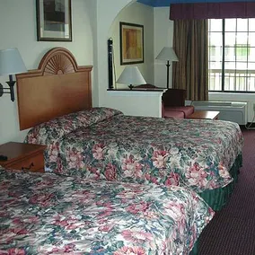 Garden Inn and Suites Dallas - Image 5