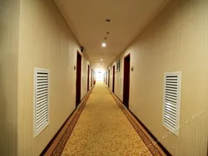 Tenghui Business Hotel - Image 4