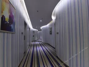 Candy Fashion Business Hotel - Image 5