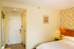 Home Inn Changchun Renmin Square - Image 5
