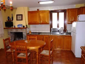 Hostal y Apartamento Seixes - Image 5