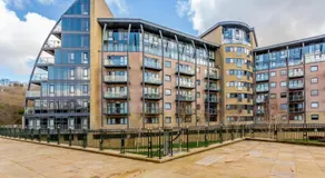 Victoria Mills Apartment - Image 2