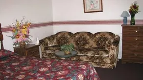 Iris Motel - Image 4