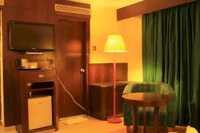 Oyo Premium Mumbai Saki Vihar - Image 3