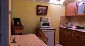 Green Park Apartment - Image 2
