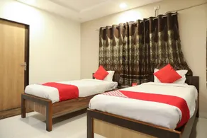 OYO 23541 Vijay Shanta Hospitality - Image 3